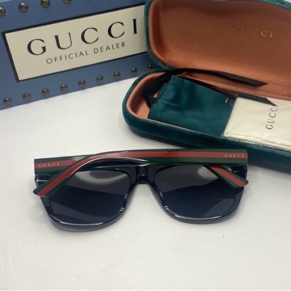 Gucci authentic Mens sunglasses! Very stylish and perfect for summer - Picture 5 of 10